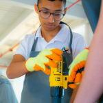 معسكر عالم المنجزون الصيفي للمهن الحرفية نجاح كبير